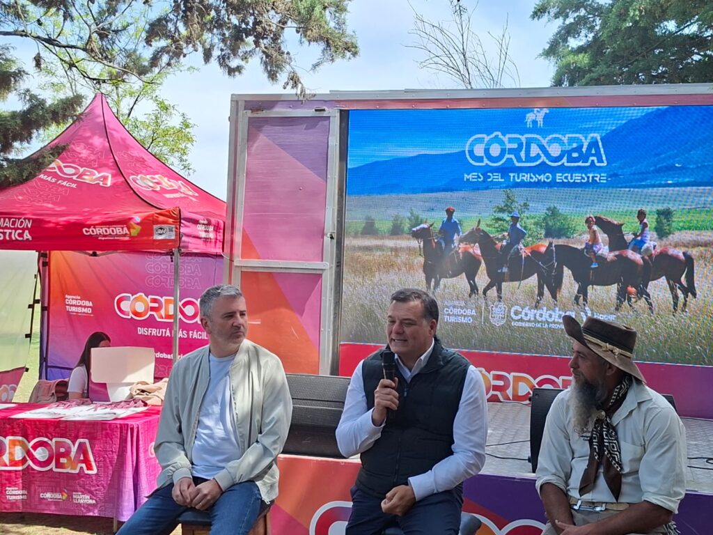 Una presentación en plena Pampa de Olaen (Foto Gustavo Arnoldt).